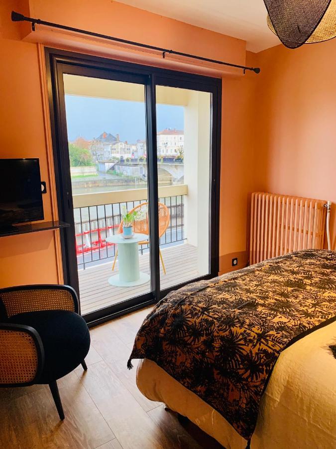 "Au Fil De La Charente" - Coeur De Saintes - Wifi Clim - Classe 4 Etoiles - 4 Pers Eksteriør billede